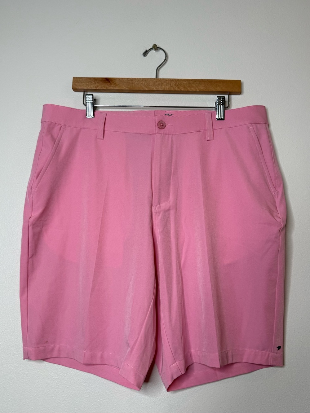 Men’s 1764 Golf Performance 10” inseam Shorts in pink size 36